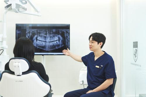 가정동 치과의원 신병열 원장 진료 사진
